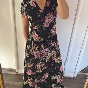 Beautiful maxi dress 👗 perfect for wedding, beach or any fun dress occasion.